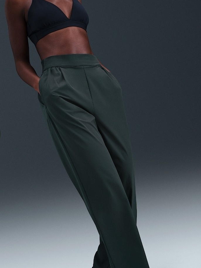 Nike 24.7 Perfectstretch Women’s Dri-Fit High-Waisted Loose Wide-Leg Pants
